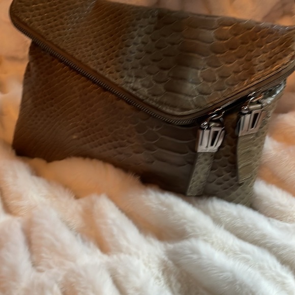 HENRI BENDEL ENVELOPE CLUTCH LEATHER BAG - Picture 2 of 7